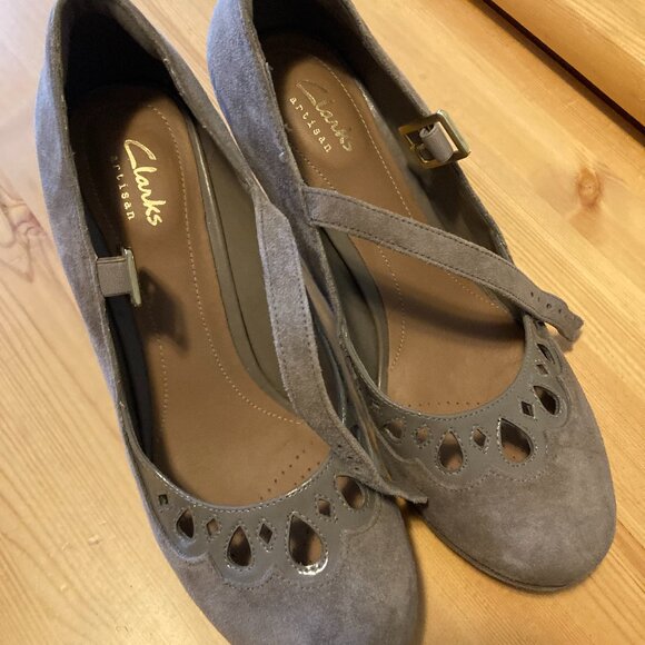 Clarks suede pumps - Picture 1 of 3